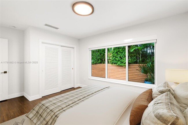 Building Photo - 3505 Crystal View Ct