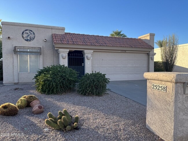 Building Photo - 25258 S Pinewood Dr