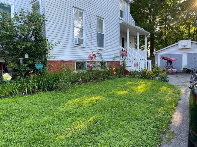 Building Photo - 57 Beltran St