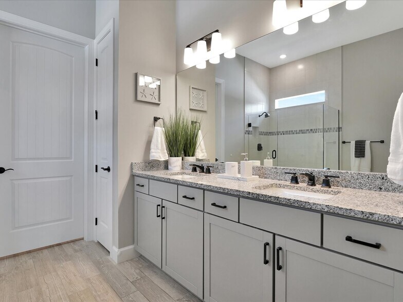 Building Photo - 25509 Royal Tern Ln