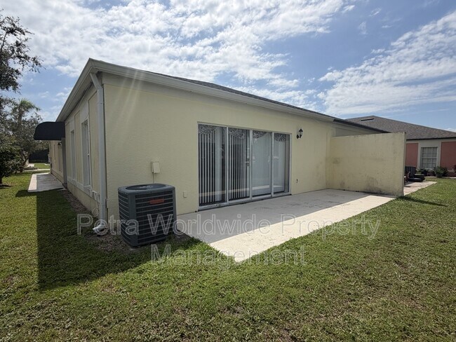 Building Photo - 1074 Universal Rest Pl