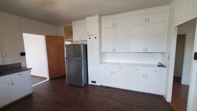 Building Photo - 1138 Kamaile St