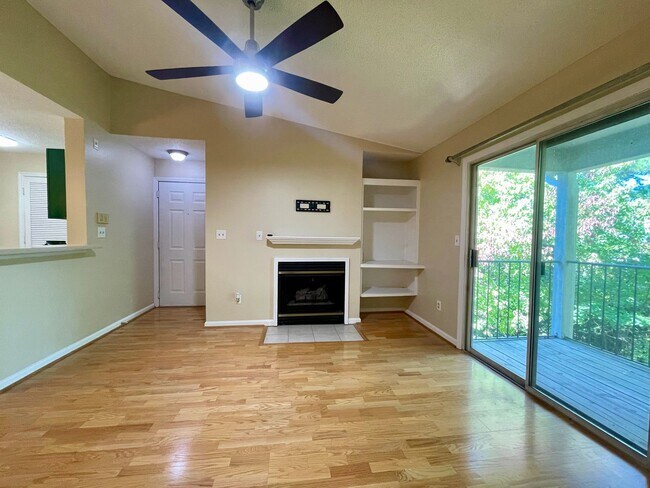 Building Photo - Condo in the Heart of Sandy Springs