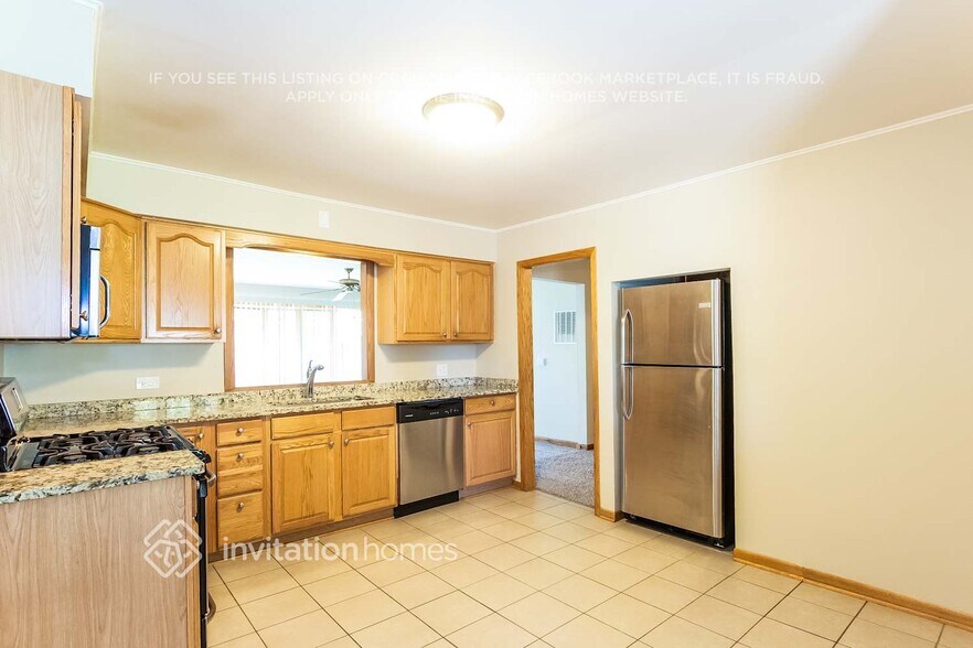 Building Photo - 8841 Merrimac Ave