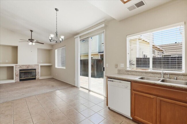 Building Photo - 9386 Laguna Pointe Way