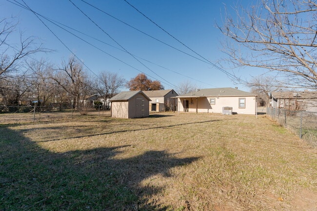 Building Photo - 1322 NW 100th St