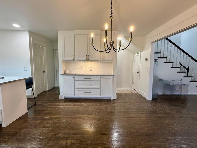 Building Photo - 101 Fox Glove Ln