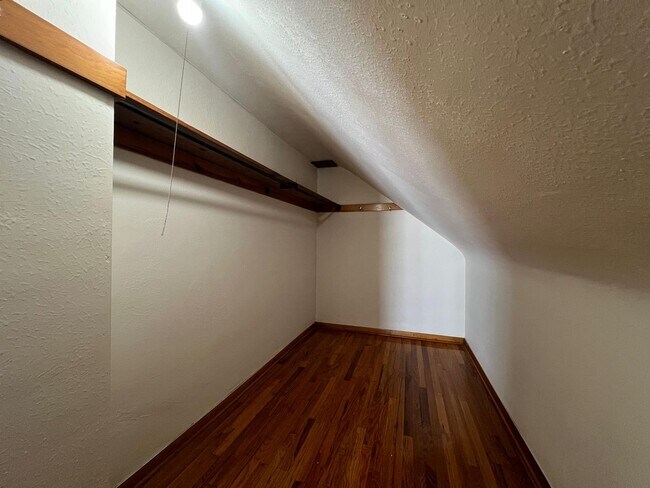 Building Photo - 1780 E 230th St
