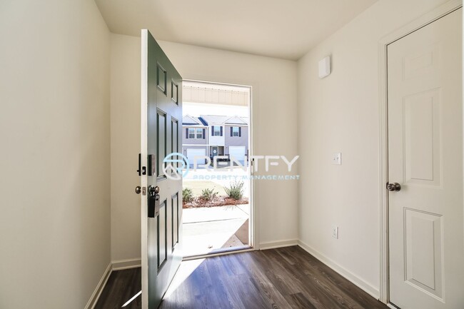 Building Photo - 109 Span Ln
