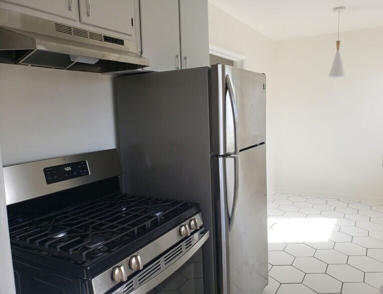 Building Photo - 4403 1/2 W. Exposition Blvd.