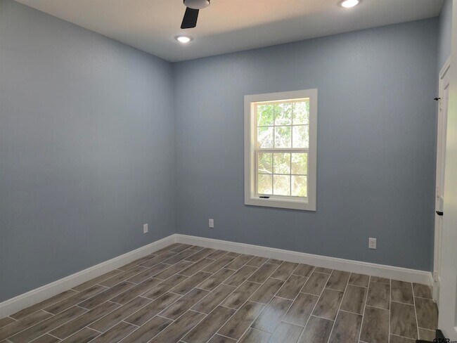 Building Photo - 8129 Cr 485