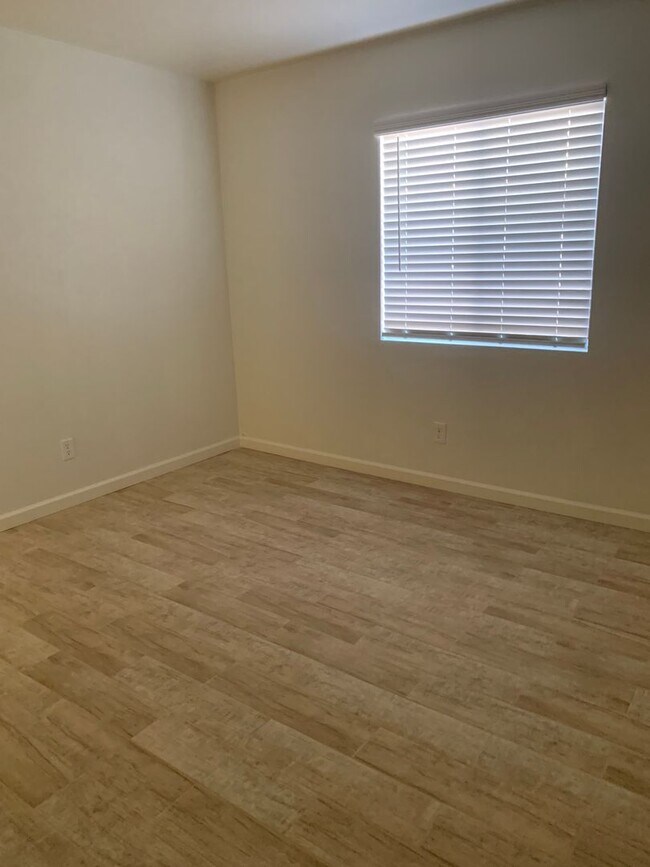 Building Photo - Chevelon