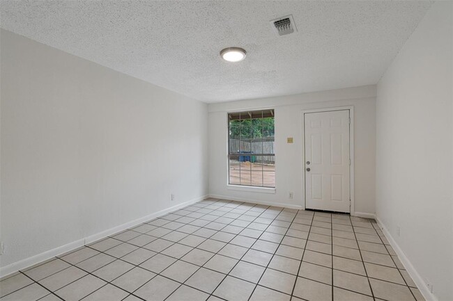 Building Photo - 2618 Audubon Pl