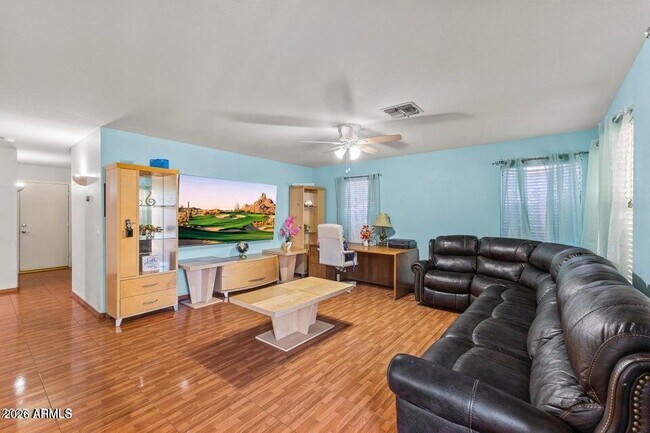 Building Photo - 1166 E Stottler Dr