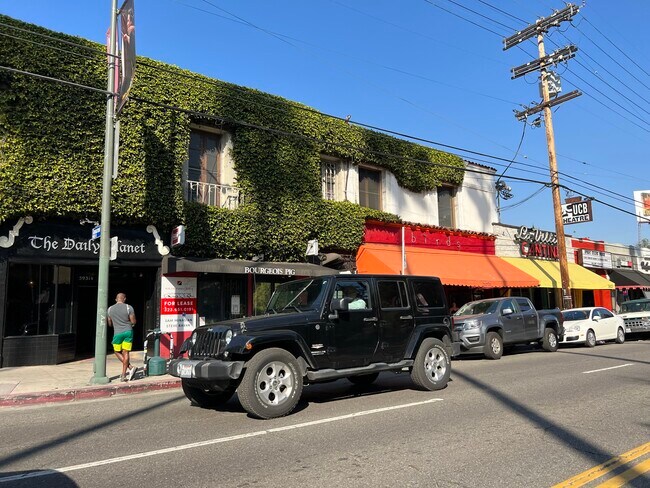 Building Photo - 6121 Glen Holly St