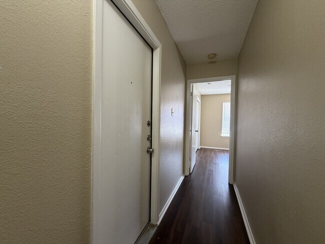 Building Photo - 1006 Ridgemont St