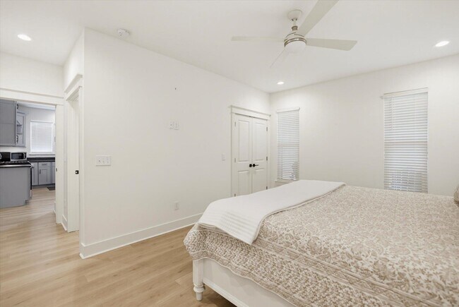 Building Photo - 4052 Poets Trl