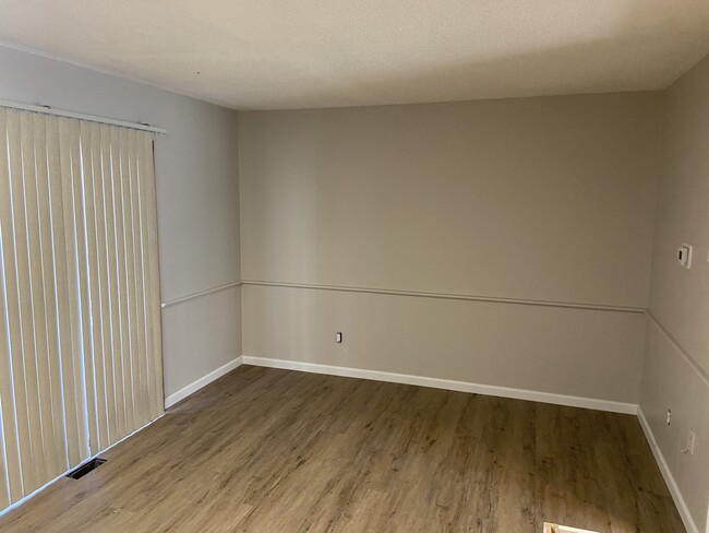 Dining Area - 13391 Hiddendale Ln