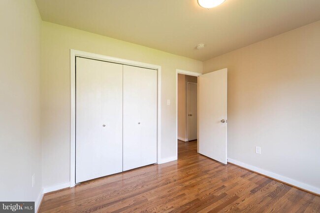 Building Photo - 7903 Esther Dr