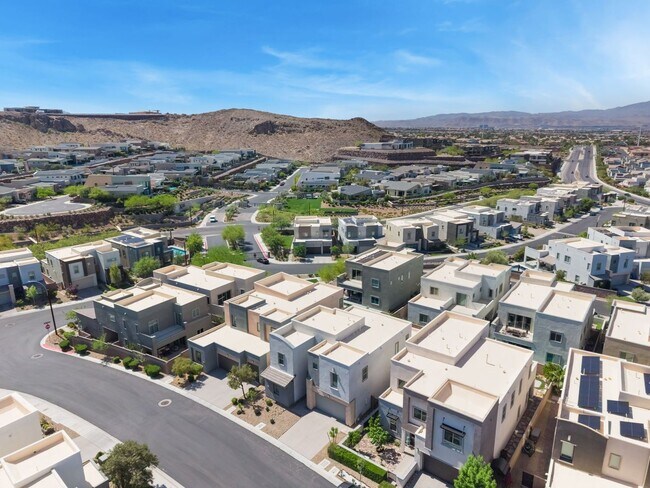 Building Photo - 813 Horizon Canyon Dr