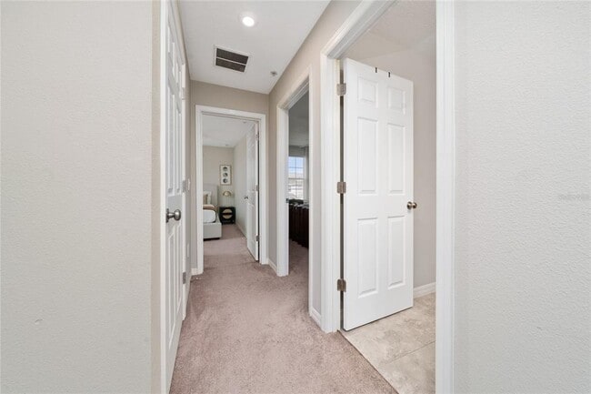 Building Photo - 10849 Wyne Tree Ct