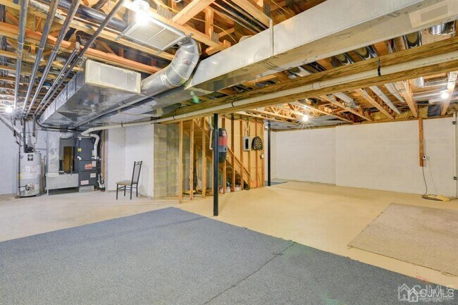 Building Photo - 334 Moonlight Dr