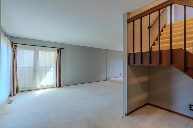 Building Photo - 985 Big Bend Dr