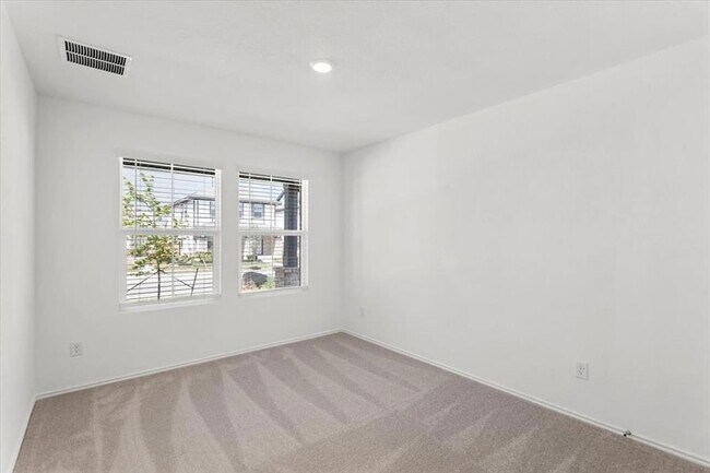 Building Photo - 216 Herald Dr