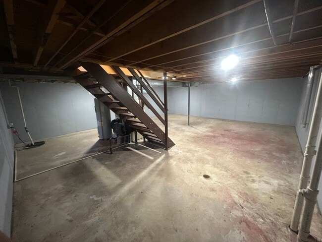 Building Photo - 607-701 Woodbine Ave