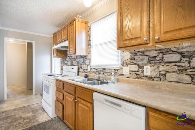 Building Photo - 158 Emerald Blvd