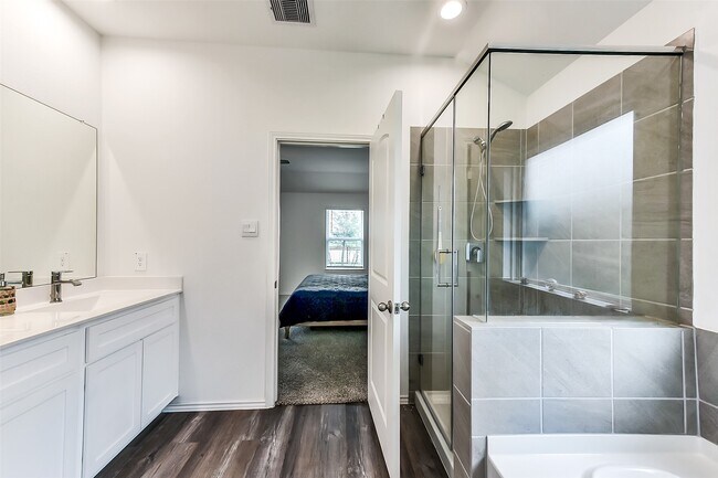 Building Photo - 3041 Emerald Ocean Dr