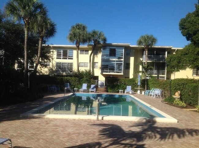 Building Photo - 1100 Ponce De Leon Cir