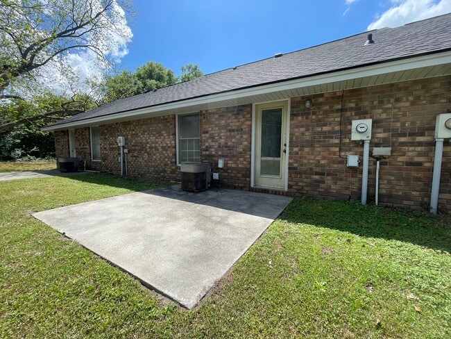 Building Photo - 100 Lanier Dr