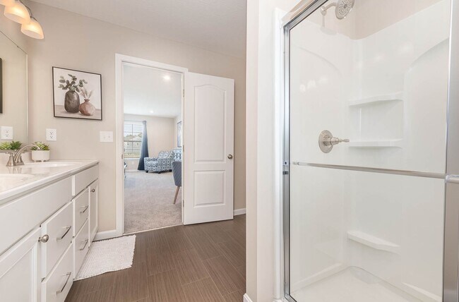 Building Photo - Fully furnished brand new construction. Luxury in HOA with pool