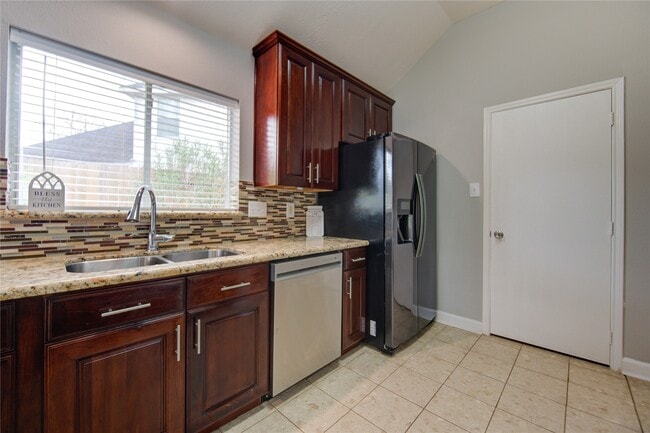 Building Photo - 14802 Newton Falls Ln