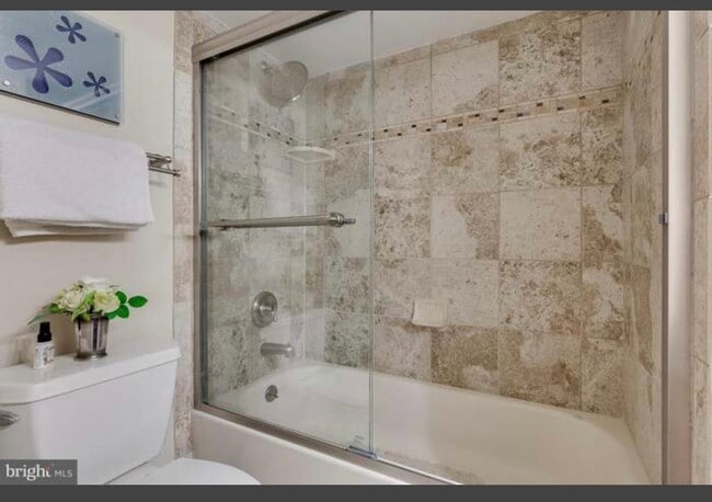 Building Photo - 4933 Casimir St