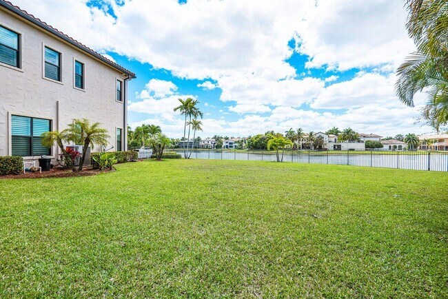 Building Photo - 17511 Cadena Dr
