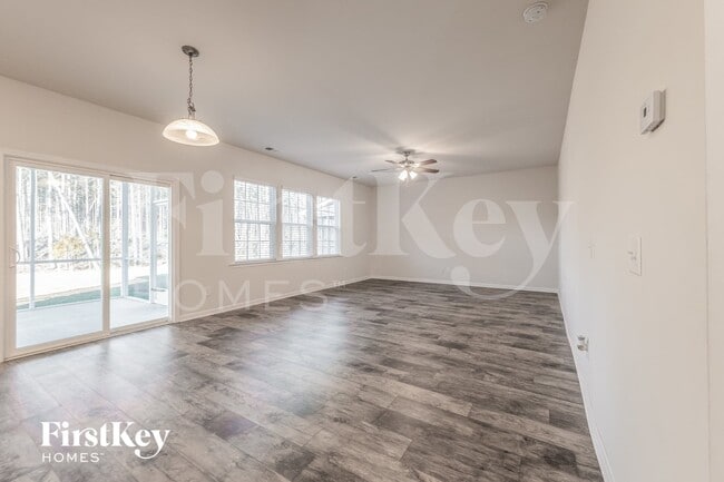 Building Photo - 272 Witch Hazel St