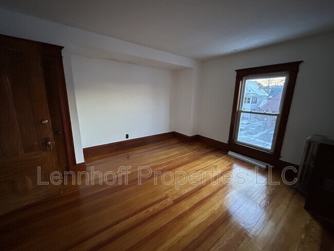 Building Photo - 308 Pawtucket St