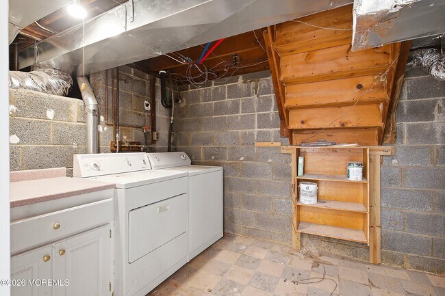 Building Photo - 39 Hilltop Rd