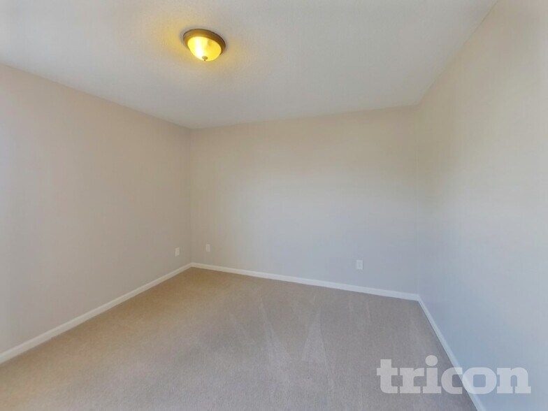 Building Photo - 142 Quiet Grove Dr