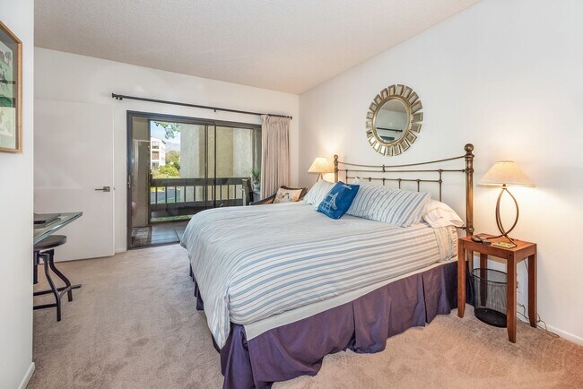 Building Photo - Unfurnished Spacious Montecito Shores 1700...