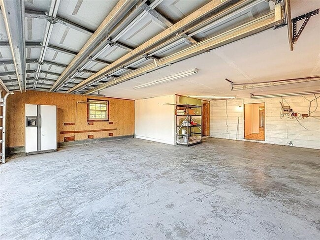 Building Photo - 3239 Allen Rd