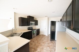 Building Photo - 5757 Columbia Dr