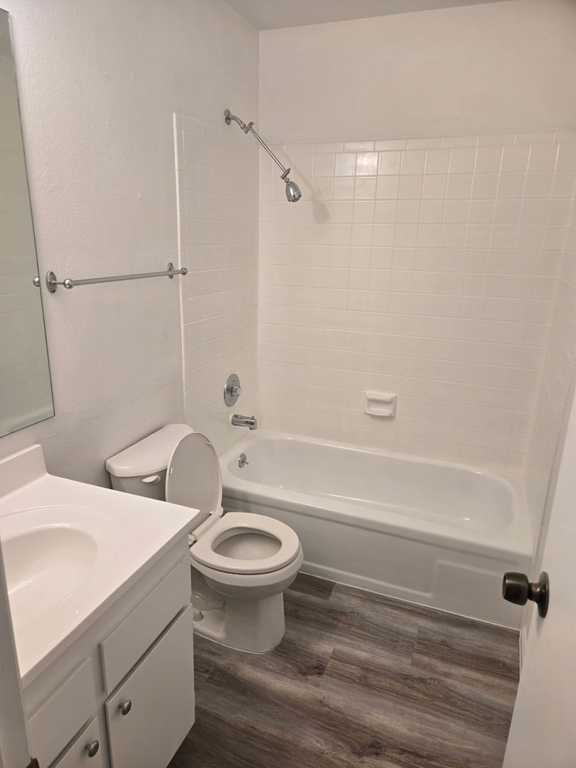 Building Photo - 7720 W 87th Dr