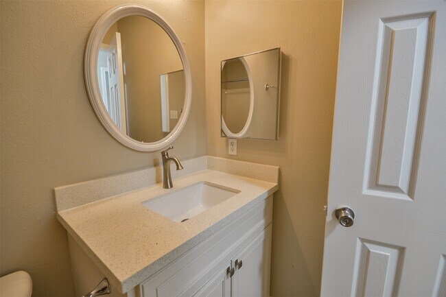 Building Photo - 13027 Lark Point Ct