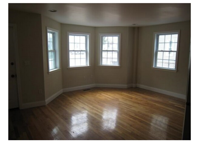 Building Photo - 57 Day St