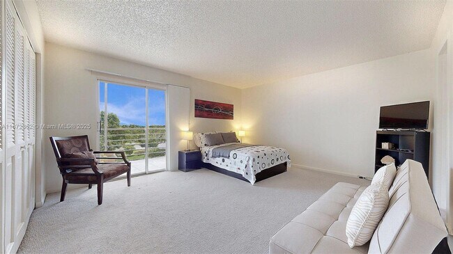 Building Photo - 4047 Rexford A