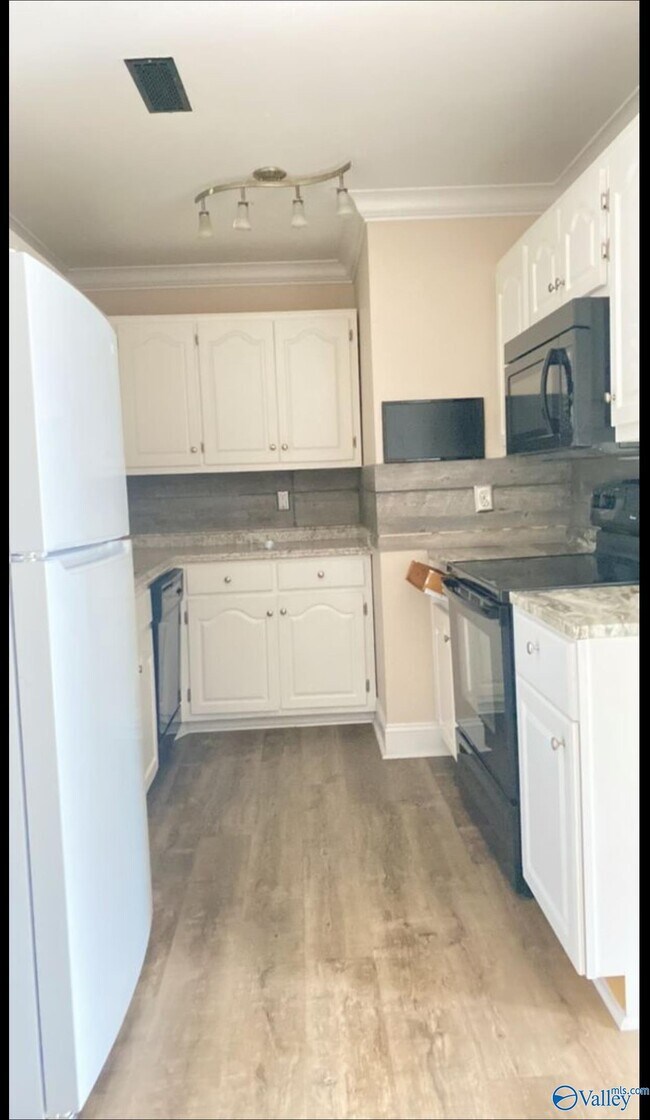 Building Photo - 1409 Liberty Dr