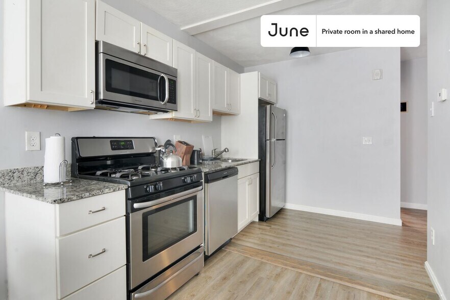Building Photo - Room in Shared 3 bed/1 bath home in North End